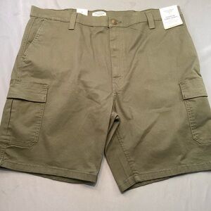 Levi Strauss Men’s Signature Gold Essential Cargo Shorts Size 44 Olive Green NWT